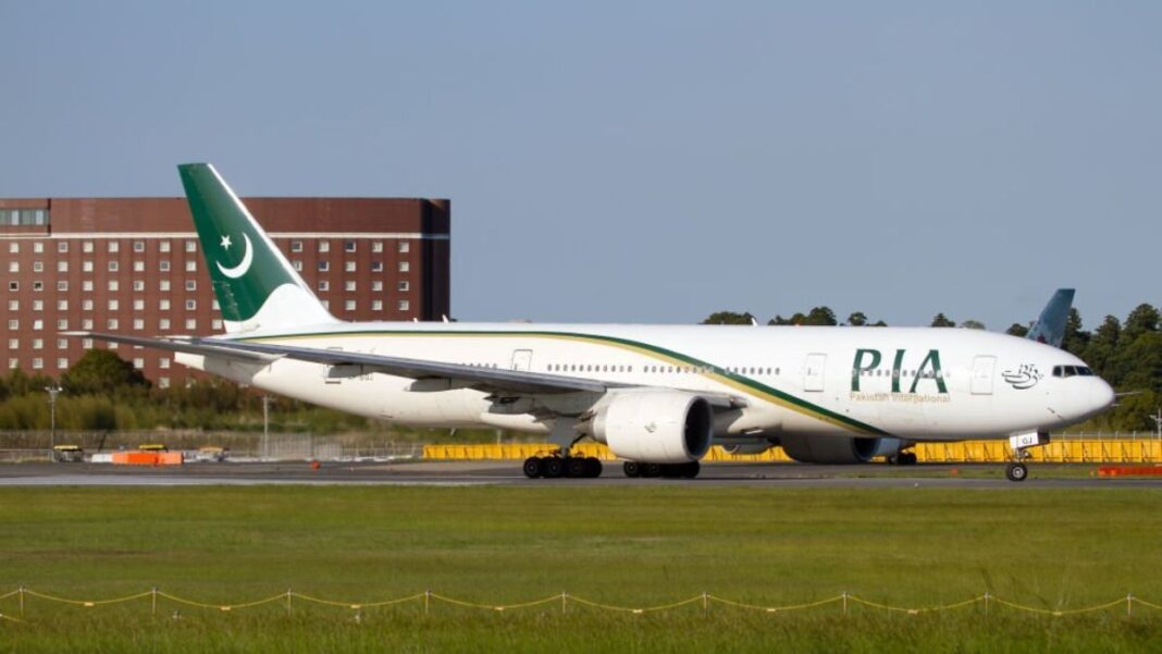 PIA Boeing